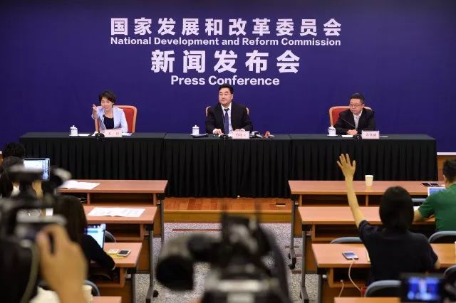 协警改革最新动态,新闻联播揭示改革背景