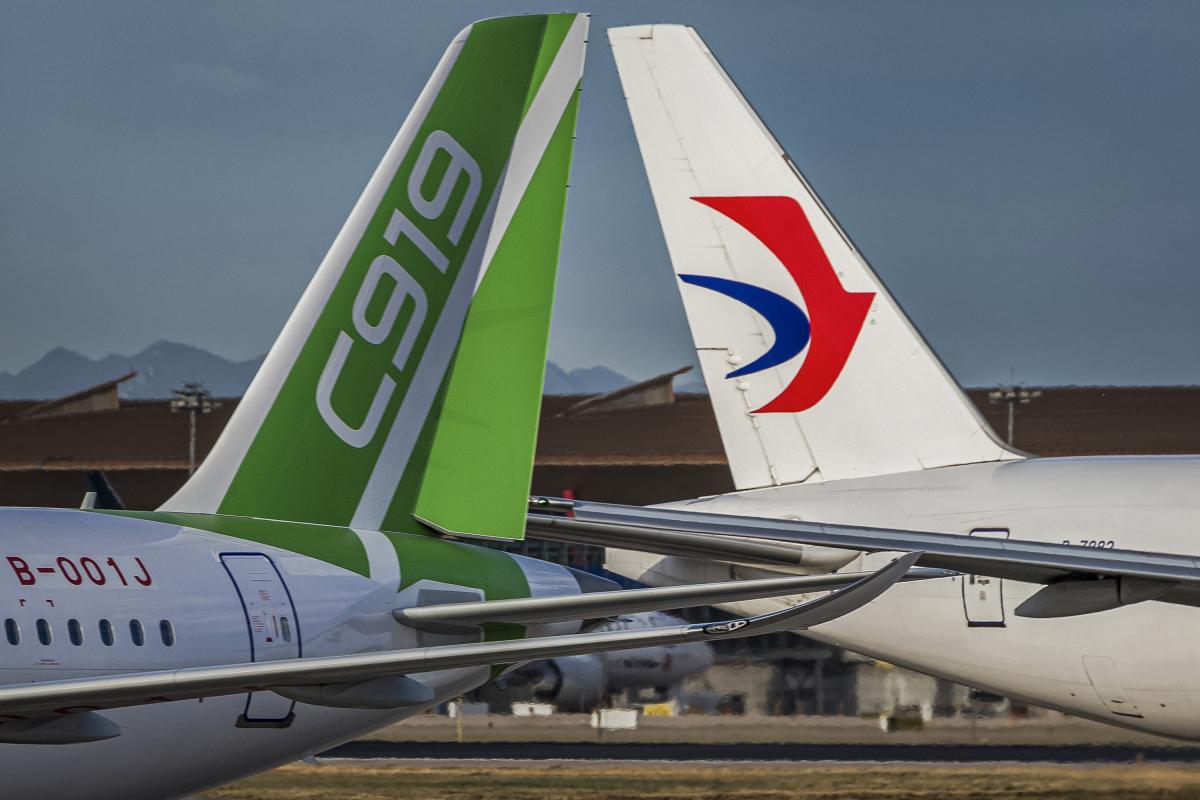 国产航空产业新星闪耀，最新国产客机亮相，迎来新里程碑