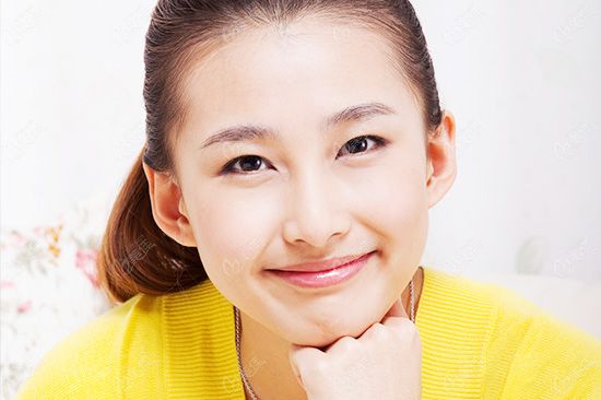 揭秘最新脸部填充趋势，重塑自信美丽新篇章！