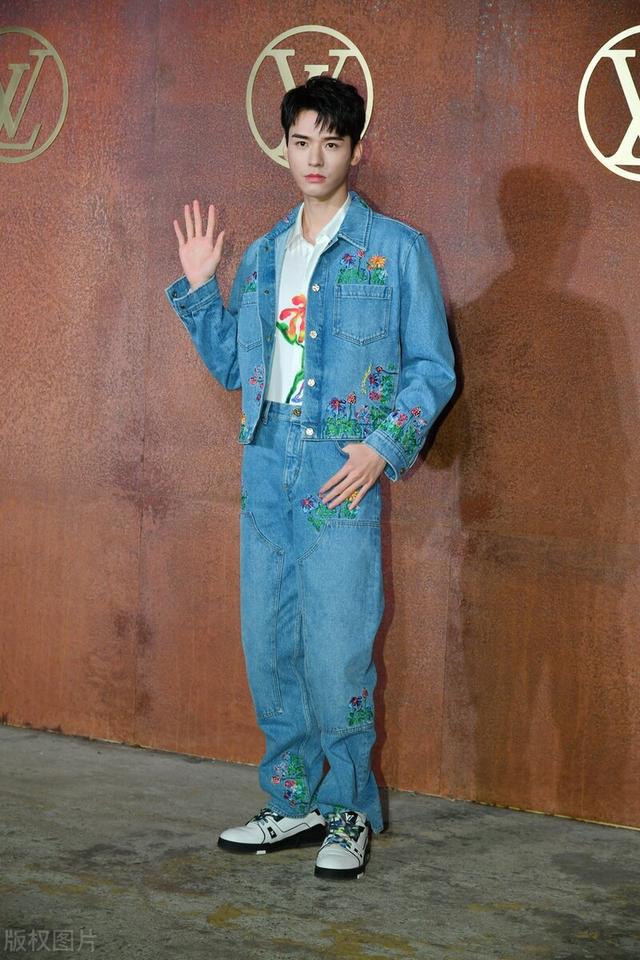 邓超最新动态，星光闪耀的29日时刻