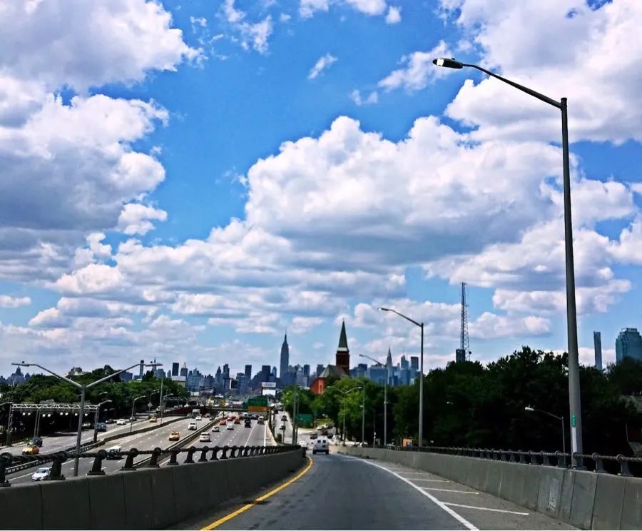 全球疫情下的彩虹桥，温馨日常与希望之光