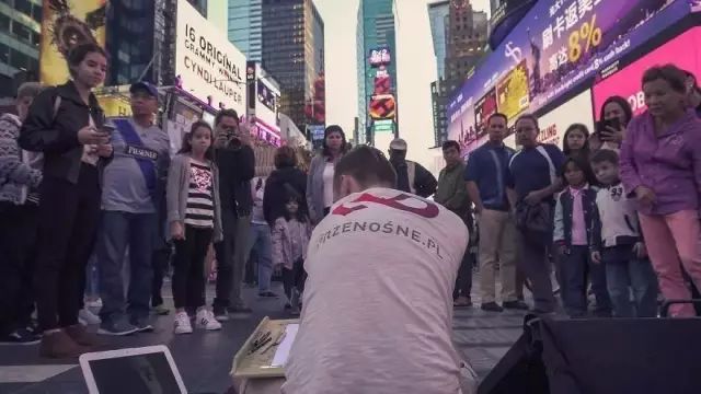 香港街头温馨日常，陪伴与爱的30日足迹