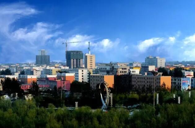 泌阳县新篇章，11月1日的自信与成长之光