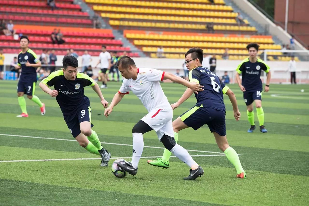 最新足球裁判规则详解，从入门到精通的学习指南（11月更新）