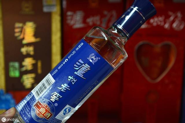 泸州老窖股票最新动态，新篇章下的变化与学习，成就与自信的源泉