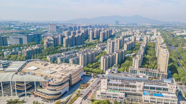 揭秘南京楼市新篇章，科技赋能下的最新房价引领未来居住体验（南京楼市最新动态）