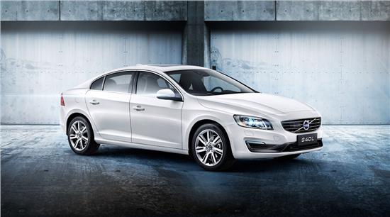 沃尔沃S60L换代日，新车型魅力与温馨友情的邂逅