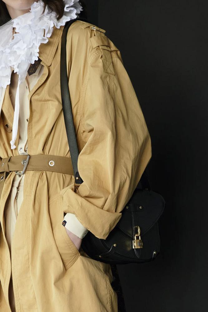 深度剖析，最新款LV包包粉的时尚风潮与个人见解