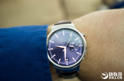 智能手表新潮流，时光纽带与家的温馨连接