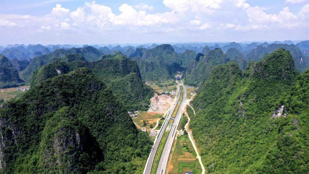 广西贺巴高速建设进展，最新动态与深远影响揭秘（11月6日更新）