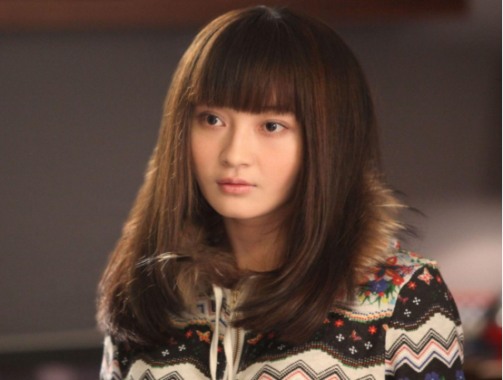 独家揭秘马依利炫彩新发型背后的科技魔力，引领潮流的高科技发型之旅体验报道