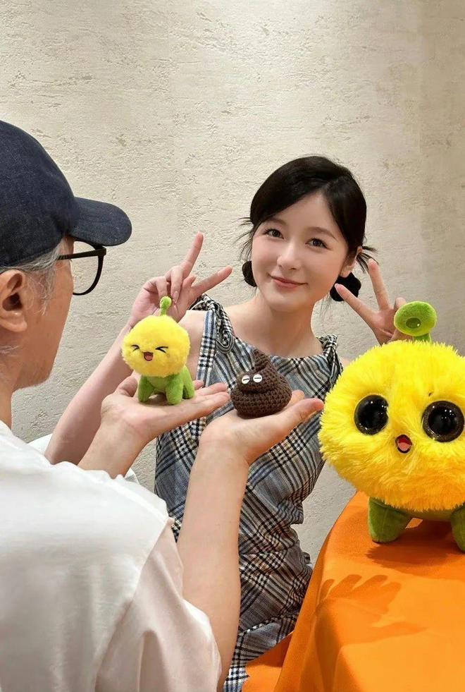 星爷周星驰最新动态，荧屏之光再次点燃（11月10日评测）