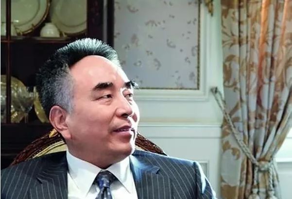 历史上的11月10日，仰融的最新动态与自信的绽放新篇章