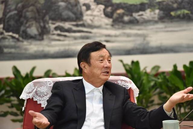 历史上的11月10日村书记暴力事件，老人遭袭与政府的回应揭秘