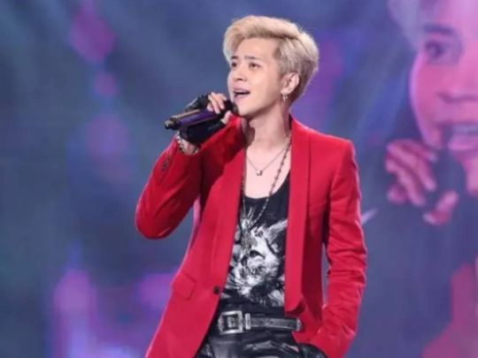 罗志祥最新综艺节目亮相,舞台魅力与争议之声