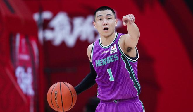 历史上的11月13日，CBA高诗岩的最新比赛风采展示