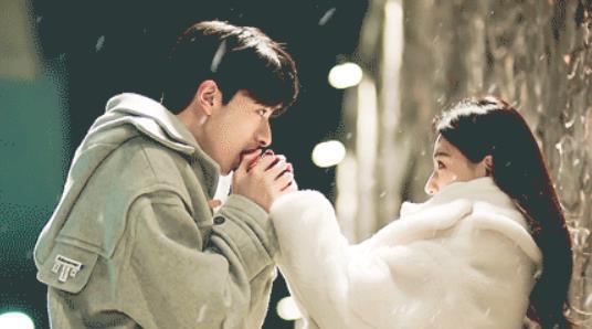 韩国吻戏与心灵之旅，自然美景的探索力量