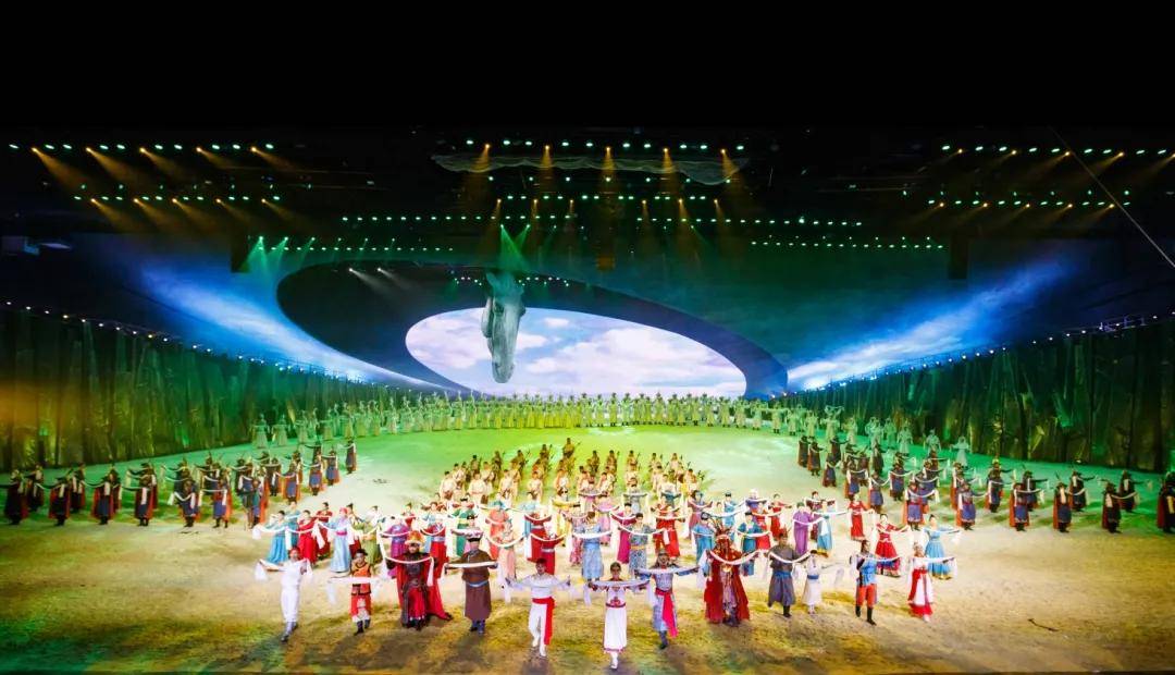 鹿晨辉秋日秘境之旅，与自然共舞，探寻内心宁静与平和的最新状态