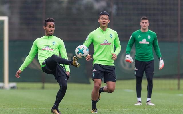 张玉宁德甲十一月绿茵温情，友情纽带与赛场风采