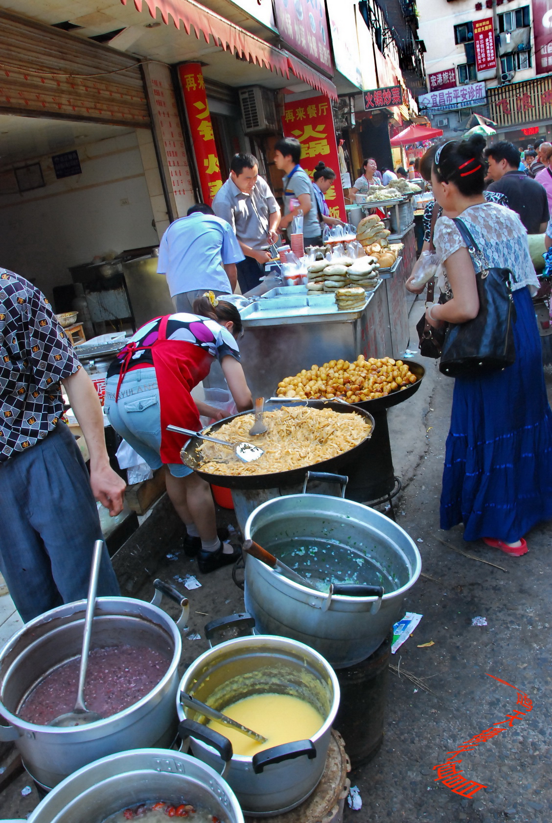 松原地震最新消息与小巷中的美食奇遇，平凡中的非凡美味
