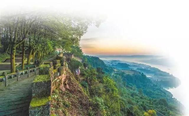 探索中国最新旅游景点，引领新时代的旅游胜地（日期标注）