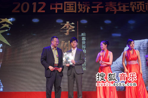 李健11月全新专辑，音乐诗人的再度献声，引领全新乐章引人瞩目