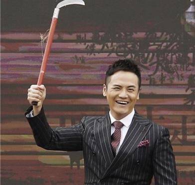 张嘉译11月新作惊艳亮相，演技魅力与角色风采的深度解读！