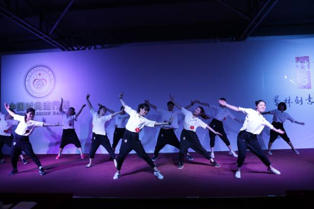 探索幼儿舞蹈新潮流，从2017年舞蹈趋势展望未来的演变