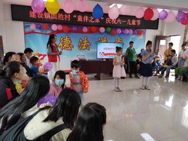 宏华集团最新动态揭秘，温馨日常与情感纽带在2024年11月17日的展现