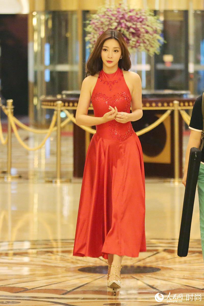 揭秘最新智能舞裙革命，科技魅力与时尚风尚的融合体验，11月17日必选潮流之选