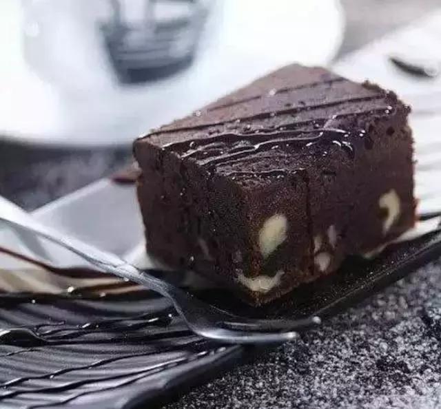 布朗尼的甜蜜回忆，温馨日常与甜蜜布朗尼的11月17日纪念