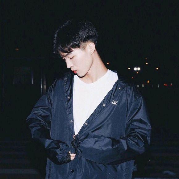 韩系男头图片风潮，历年11月17日的时尚印记与影响回顾