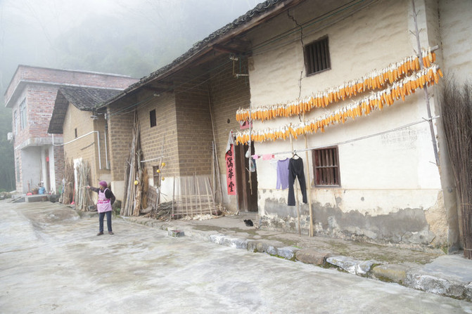 揭秘龙南撤县设市背后的故事，探寻特色小店之旅