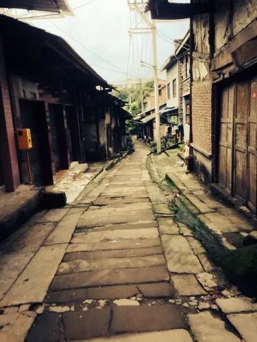 探秘万巴高速最新消息与小巷独特风味背后的故事（11月17日更新）