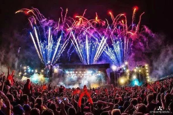 往年11月17日全新伦影院网重塑观影体验，光影革命与科技巨献