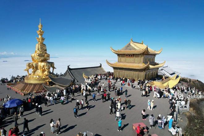 本周深度观察与记录，四川峨眉山实时景象图片及自然奇观赏析