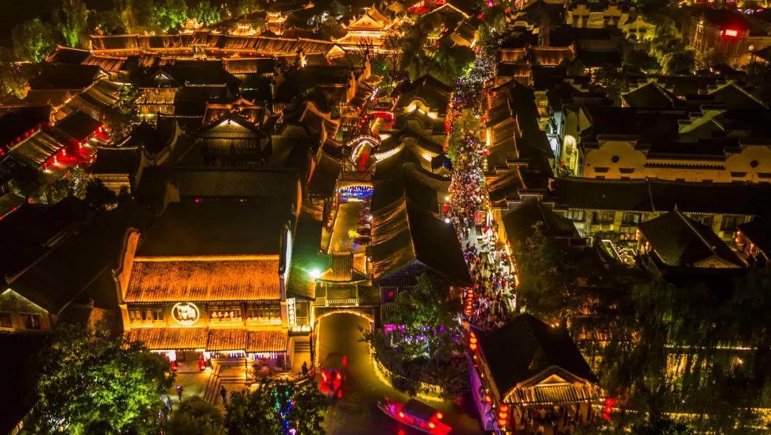 高清实时渲染技术重现古城辉煌，领略未来科技魅力