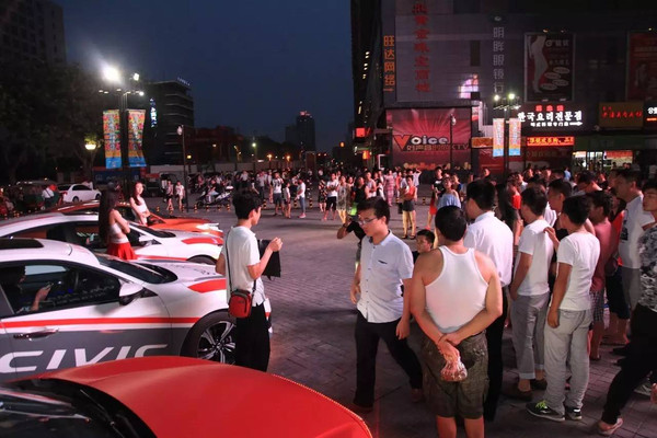 武昌站实时动态，繁忙交通枢纽的运转与管理概述