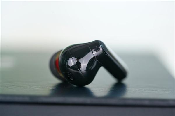 科大讯飞耳机实时翻译功能，打破语言壁垒，开启全球沟通新纪元