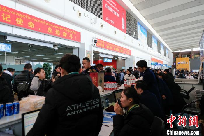 贡嘎机场航班实时信息解析，掌握出行便捷利器