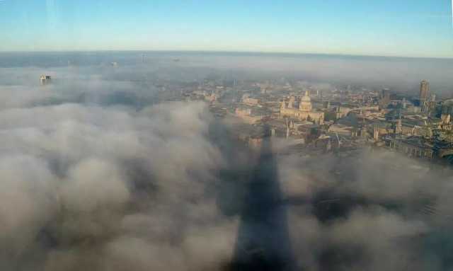 大雾中的视觉盛宴，实时图像展现自然魅力的魅力瞬间