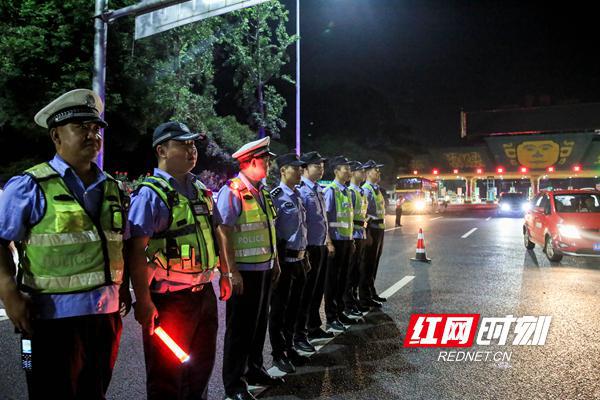 义警六员实时，守护社区安全的坚实力量使者