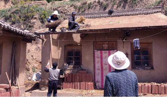 小区深夜怪事不断：小区怪声不断 