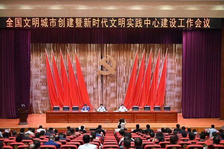 揭秘广播新闻专题的核心要求与实践应用之道