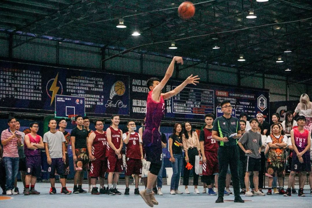 篮球技巧巅峰,高效转身过人,个人能力的华丽蜕变