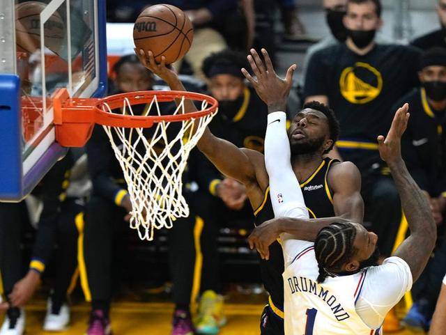 篮球技巧巅峰,高效转身过人,个人能力的华丽蜕变