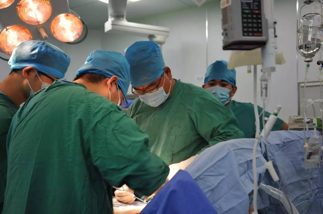 徐州男子紧急救援，脑出血危机下的生命守护与医疗温暖力量