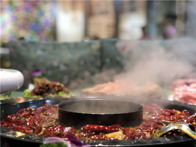 海兴独家螺蛳粉火锅，独特美食，魅力无限！