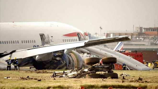 客机坠落实时：客机坠毁2020 