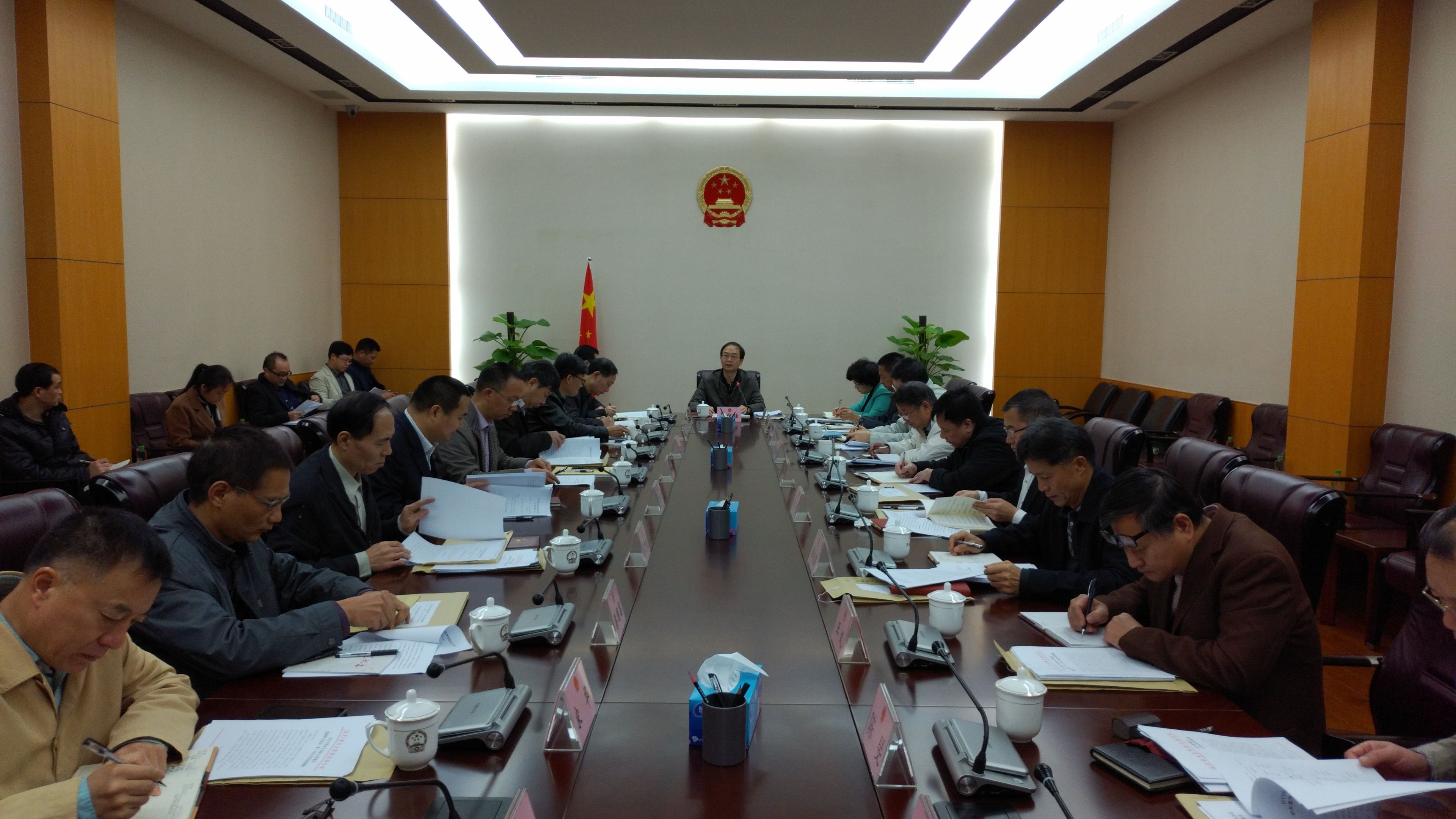 跟踪监督办落实：加大跟踪督办力度 